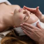 小顔フェイシャルエステとは？効果やおすすめ手技などを紹介