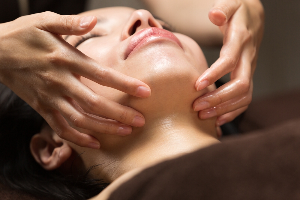 小顔マッサージのおすすめの手技